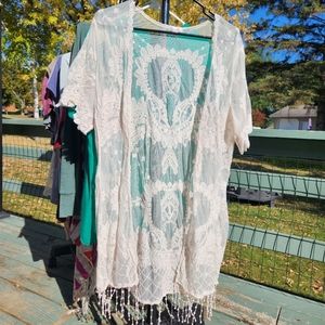 XXL off-white, long lace cover up